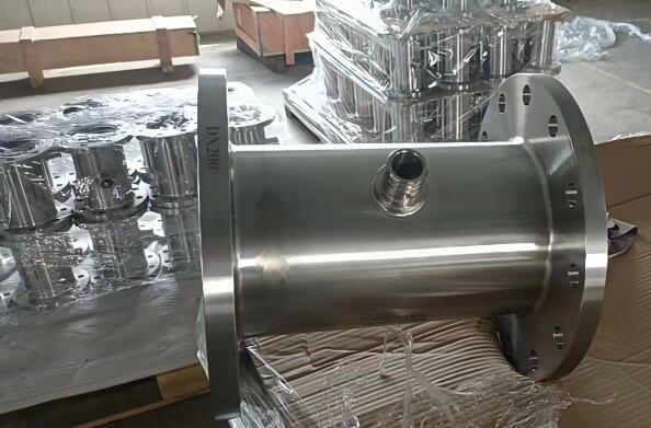 青島不鏽鋼加（jiā）工廠家定做各種型號規格不鏽鋼閥門